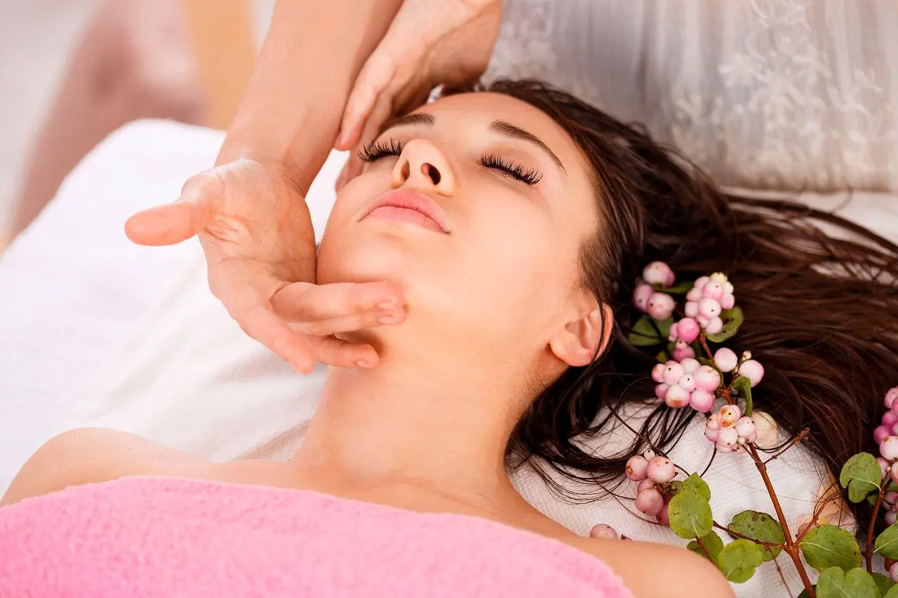 Massatge facial Kobido per recuperar la teva pell de manera natural